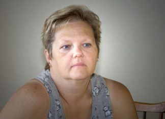 Žena iz Konjević Polja bacila svoju decu, da bi mogla da se preuda: Nakon par godina sina je srela ispred prodavnice i šokirala ga reakcijom Žena iz Konjević Polja bacila svoju decu, da bi mogla da se preuda: Nakon par godina sina je srela ispred prodavnice i šokirala ga reakcijom - featured image