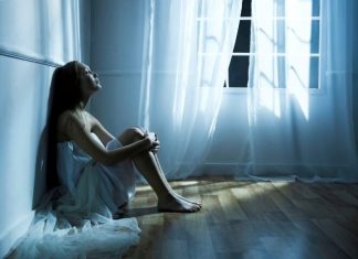 Kako prepoznati emocionalno nestabilnu osobu koja glumi da je “sasvim normalna”? Obratite pažnju na NJIHOVE rečenice i reakcije Kako prepoznati emocionalno nestabilnu osobu koja glumi da je “sasvim normalna”? Obratite pažnju na NJIHOVE rečenice i reakcije - featured image