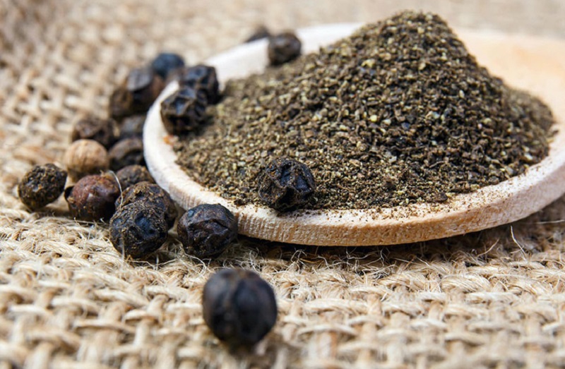 EVO KAKO BIBER UTIČE NA NAŠE ZDRAVLJE: Mnogi ga stavljaju u supu, a ne slute jednu stvar - featured image