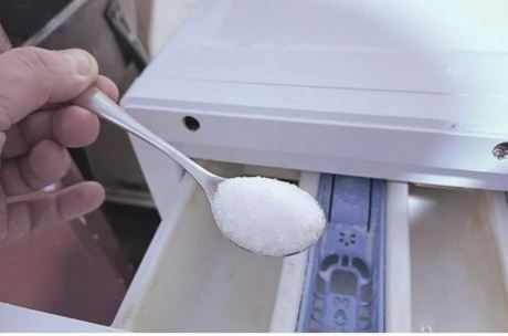 Dajem tri žlice pri svakom pranju, ljudi me često zamjenjuju s nekim tko nosi novu odjeću. - featured image Dajem tri žlice pri svakom pranju, ljudi me često zamjenjuju s nekim tko nosi novu odjeću. - featured image