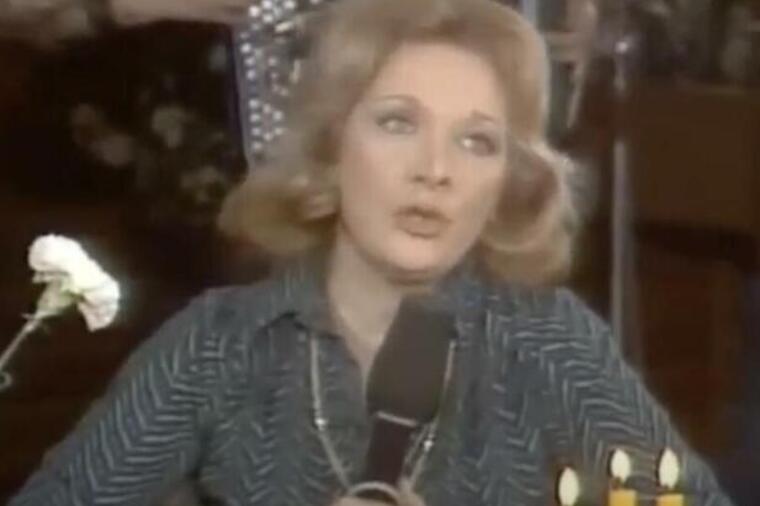 Mislili su da odmara, kad su prišli bila je već mrtva u fotelji: Pored 3 bivša muža, komšija je sahranio u svom sakou - featured image