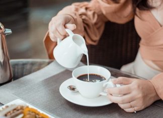 Lekovi koji nikako ne smeju da se piju uz kafu: Ovih 12 terapija ne uzumajte uz šoljicu kafe i evo koje su posledice Lekovi koji nikako ne smeju da se piju uz kafu: Ovih 12 terapija ne uzumajte uz šoljicu kafe i evo koje su posledice - featured image