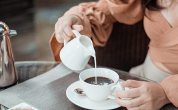 Lekovi koji nikako ne smeju da se piju uz kafu: Ovih 12 terapija ne uzumajte uz šoljicu kafe i evo koje su posledice Lekovi koji nikako ne smeju da se piju uz kafu: Ovih 12 terapija ne uzumajte uz šoljicu kafe i evo koje su posledice - featured image
