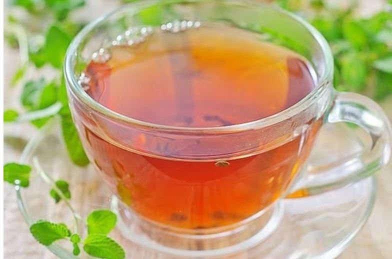 OVAJ ČAJ MOŽE DA BUDE OPASNIJI OD ALKOHOLA. Često ga konzumiramo, a može da bude POGUBAN za našu jetru - featured image