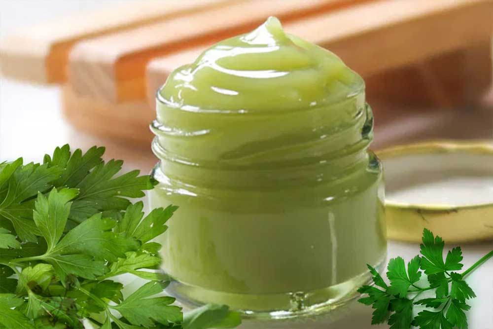 MOJA BAKA IZGLEDA 10 GODINA MLAĐE UZ OVU KREMU - featured image MOJA BAKA IZGLEDA 10 GODINA MLAĐE UZ OVU KREMU - featured image