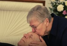 Zašto nikada ne biste trebali poljubiti preminulu osobu, prema riječima DOKTORA!!! Zašto nikada ne biste trebali poljubiti preminulu osobu, prema riječima DOKTORA!!! - featured image