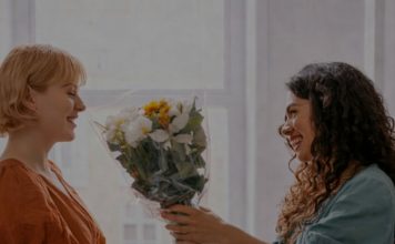 Ako u goste nikada ne idete praznih ruku, psihologija o vama kaže OVO Ako u goste nikada ne idete praznih ruku, psihologija o vama kaže OVO - featured image