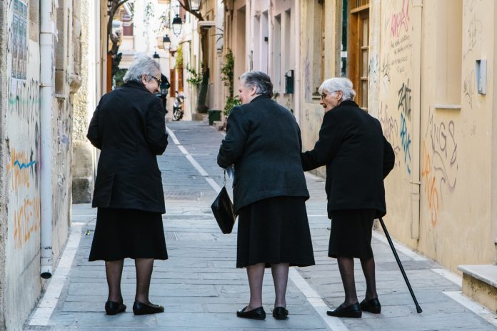 EVO KOLIKO DUGO TREBA DA SE NOSI CRNA ODJEĆA NAKON SMRTI BLISKE OSOBE: Stav crkve je vrlo jasan! (foto) - featured image