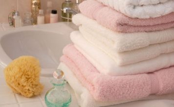 UBACITE OVAJ SASTOJAK U MAŠINU I GOTOVO: Najprostiji i najjeftiniji trik da vešu VRATITE IZGUBLJENU BJELINU, a peškiri će biti premekani UBACITE OVAJ SASTOJAK U MAŠINU I GOTOVO: Najprostiji i najjeftiniji trik da vešu VRATITE IZGUBLJENU BJELINU, a peškiri će biti premekani - featured image