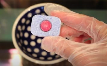 NEĆETE VJEROVATI ZA ŠTA SE SVE KORISTE TABLETE ZA PRANJE SUDOVA: EVO ŠTA SVE MOŽETE DA OČISTITE NJIMA NEĆETE VJEROVATI ZA ŠTA SE SVE KORISTE TABLETE ZA PRANJE SUDOVA: EVO ŠTA SVE MOŽETE DA OČISTITE NJIMA - featured image