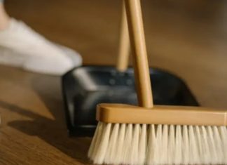 Gdje držite metlu? Ako je na ovom mjestu, tjerate novac iz kuće, bolje je odmah je sklonite Gdje držite metlu? Ako je na ovom mjestu, tjerate novac iz kuće, bolje je odmah je sklonite - featured image