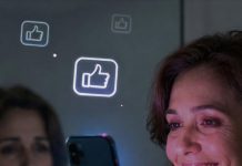 7 znakova da žena živi za lajkove, a ne za sebe – broj 5 je tužna realnost 7 znakova da žena živi za lajkove, a ne za sebe – broj 5 je tužna realnost - featured image