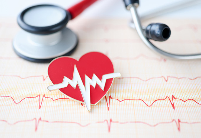 Ljudi misle da im je pao pritisak, A USTVARl lM JE SRCE STAL0: Poznati kardiolog otkrio šta prvo da uradite kad preskače i lupa - featured image