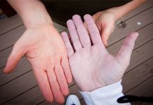 KOD HLADNOĆE RUKU I NOGU: Recept za cirkulaciju i jačanje krvnih sudova… KOD HLADNOĆE RUKU I NOGU: Recept za cirkulaciju i jačanje krvnih sudova… - featured image