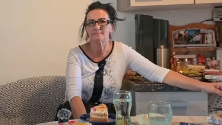 “SLUŽI ME DOK SAM ŽIV, IMAM PARE, NEĆEŠ SE KAJATI”: Udala se za starca u Nemačkoj, kad je umro, šok! Evo šta je ostavio - featured image