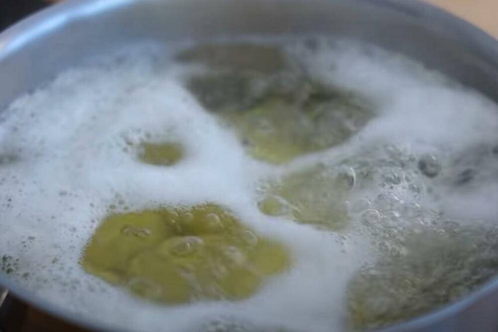 Voda od kuhanog krompira će rešiti jedan od najvećih problema svake žene! - featured image Voda od kuhanog krompira će rešiti jedan od najvećih problema svake žene! - featured image