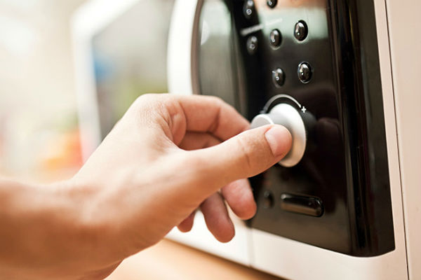 Nikada ne podgrijavajte ove 3 namirnice: Otrov su za jetru, a mnogi ih redovno čuvaju za sutradan - featured image