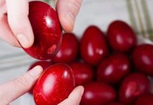 Najboji prirodni način farbanja jaja u jarko crvenu boju star 50 godina: Potrebna vam je samo 1 namirnica Najboji prirodni način farbanja jaja u jarko crvenu boju star 50 godina: Potrebna vam je samo 1 namirnica - featured image