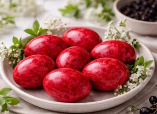 Na OVAJ NAČIN Ruskinje dobijaju NAJLEPŠE CRVENE NIJANSE I EFEKAT MERMERA: Uskršnja jaja izgledaju nestvarno, a tehnika je potpuno prirodna Na OVAJ NAČIN Ruskinje dobijaju NAJLEPŠE CRVENE NIJANSE I EFEKAT MERMERA: Uskršnja jaja izgledaju nestvarno, a tehnika je potpuno prirodna - featured image