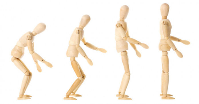 Jednom sam to uradio i onda se NIKAD nisam pogrbio: Ispravi držanje za 5 minuta za cio život! - featured image