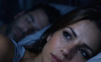 Zašto čak i najsretnije udate žene misle na drugog muškarca? Psihološko objašnjenje Zašto čak i najsretnije udate žene misle na drugog muškarca? Psihološko objašnjenje - featured image