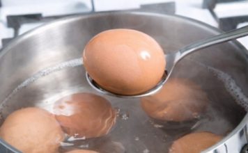 Jaja stavljate u hladnu ili ključalu vodu? STARINSKI SAVJET KAKO DA PRAVILNO SKUHATE JAJA – nikad ih lakše nećete oguliti (SAVJET) Jaja stavljate u hladnu ili ključalu vodu? STARINSKI SAVJET KAKO DA PRAVILNO SKUHATE JAJA – nikad ih lakše nećete oguliti (SAVJET) - featured image