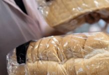 Nikako ne kupujte sečeni hleb u kesi: Evo na šta treba da obratite pažnju Nikako ne kupujte sečeni hleb u kesi: Evo na šta treba da obratite pažnju - featured image