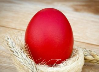 Nikako nemojte bacati prošlogodišnju čuvarkuću: Evo šta treba uraditi sa njom kako bi vas pratila sreća cele godine Nikako nemojte bacati prošlogodišnju čuvarkuću: Evo šta treba uraditi sa njom kako bi vas pratila sreća cele godine - featured image