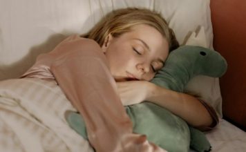 Od babe je čula za trik sa jastukom, sada spava kao beba: Vrlo je jednostavno, isprobajte još večeras Od babe je čula za trik sa jastukom, sada spava kao beba: Vrlo je jednostavno, isprobajte još večeras - featured image