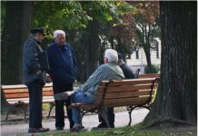 Ovo su iznosi minimalnih penzija u SRBIJI I BiH za penzionere s 40, 30, 20 i 15 godina staža Ovo su iznosi minimalnih penzija u SRBIJI I BiH za penzionere s 40, 30, 20 i 15 godina staža - featured image