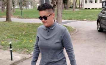 Ovo je ŽENA KOJA JE RODILA SINA MARIJI ŠERIFOVIĆ!!Do sada niste imali priliku da je vidite!! Visoko je obrazovana, ima i muža!!Svi ih već poznajte… Ovo je ŽENA KOJA JE RODILA SINA MARIJI ŠERIFOVIĆ!!Do sada niste imali priliku da je vidite!! Visoko je obrazovana, ima i muža!!Svi ih već poznajte… - featured image