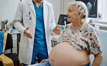 Šezdesetšestogodišnja Larisa otišla je kod ginekologa tvrdeći da je u devetom mesecu trudnoće – ali kada ju je lekar pregledao, zatekao je nešto što ga je užasnulo 😨😱 Šezdesetšestogodišnja Larisa otišla je kod ginekologa tvrdeći da je u devetom mesecu trudnoće – ali kada ju je lekar pregledao, zatekao je nešto što ga je užasnulo 😨😱 - featured image