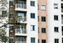 Prijateljice (17) zajedno skočile sa šestog kata, grad je u šoku!!! Nakon ovog izazova koji je popularan na društvenim mrežama… Prijateljice (17) zajedno skočile sa šestog kata, grad je u šoku!!! Nakon ovog izazova koji je popularan na društvenim mrežama… - featured image