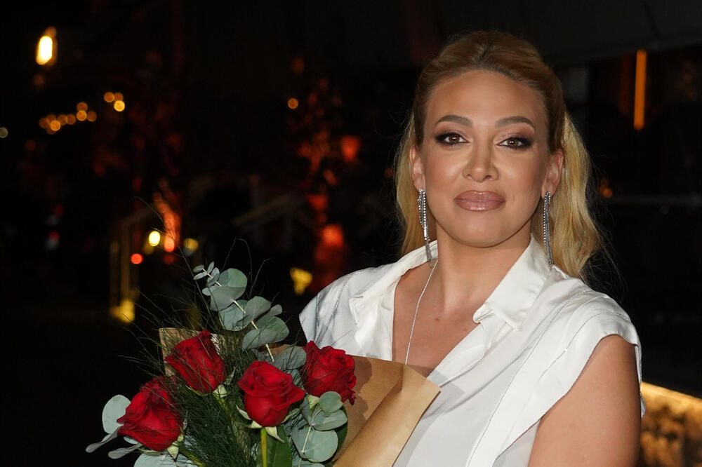 MILICA TODOROVIĆ SE ISELILA IZ STANA U KOJEM JE ŽIVELA: Nakon što je ostavio porodicu SKUPA SE USELJAVAJU u luksuznu kuću u Beogradu!! - featured image