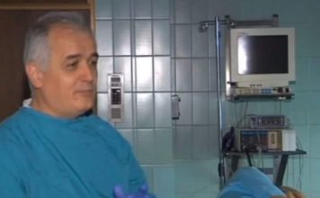 ČUVENI GASTROENTEROLOG SA VMA: Evo gdje griješimo kada pijemo vodu, zato nam otežava varenje i gojimo se! Evo kako to izbjeći! ČUVENI GASTROENTEROLOG SA VMA: Evo gdje griješimo kada pijemo vodu, zato nam otežava varenje i gojimo se! Evo kako to izbjeći! - featured image