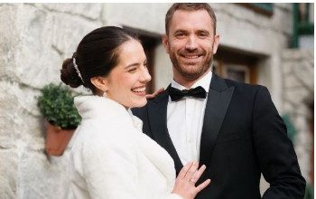 Zgodni glumac nije dugo čekao: Momčilo Otašević ovu lepoticu odveo pred oltar FOTO Zgodni glumac nije dugo čekao: Momčilo Otašević ovu lepoticu odveo pred oltar FOTO - featured image