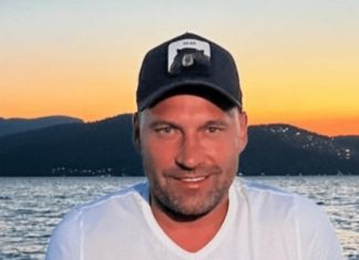 DUŠKO TOŠIĆ ODVEO ĆERKE NA LUKS DESTINACIJU! Na ovom mestu odmaraju samo svetske zvezde, Nika se odmah oglasila: Dok drugi hejtuju, ja uživam! DUŠKO TOŠIĆ ODVEO ĆERKE NA LUKS DESTINACIJU! Na ovom mestu odmaraju samo svetske zvezde, Nika se odmah oglasila: Dok drugi hejtuju, ja uživam! - featured image