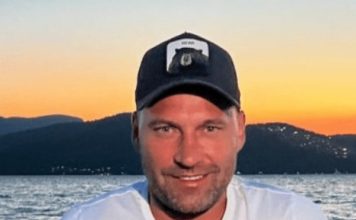 DUŠKO TOŠIĆ ODVEO ĆERKE NA LUKS DESTINACIJU! Na ovom mestu odmaraju samo svetske zvezde, Nika se odmah oglasila: Dok drugi hejtuju, ja uživam! DUŠKO TOŠIĆ ODVEO ĆERKE NA LUKS DESTINACIJU! Na ovom mestu odmaraju samo svetske zvezde, Nika se odmah oglasila: Dok drugi hejtuju, ja uživam! - featured image