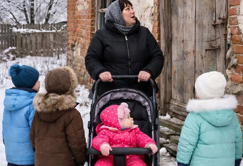 Majka petoro dece nasledila kuću rođake koju je jedva poznavala — a onda je, čim je prešla prag, otkrila tajnu koja ju je sledila do kostiju - featured image