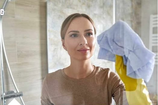 Evo kako ukloniti “tvrdu” prljavštinu sa stakla za tuš za jedan sat: Savjet koji vrijedi isprobati - featured image