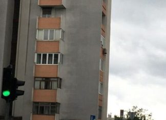 Fotografija ove stambene zgrade iz Splita obišla je celi Balkan, a sve zbog sulude ideje jednog stanara Fotografija ove stambene zgrade iz Splita obišla je celi Balkan, a sve zbog sulude ideje jednog stanara - featured image