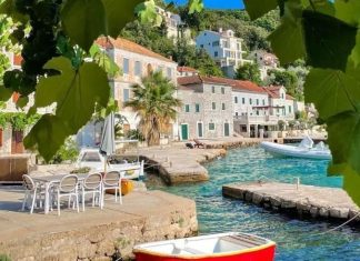 U ovom primorskom gradiću skoro da i nema turista a pravi je raj na zemlji: Sve je duplo jeftinije U ovom primorskom gradiću skoro da i nema turista a pravi je raj na zemlji: Sve je duplo jeftinije - featured image