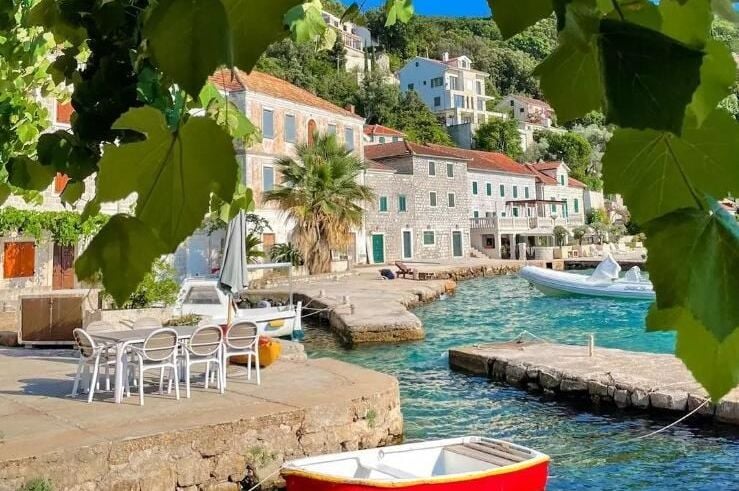 U ovom primorskom gradiću skoro da i nema turista a pravi je raj na zemlji: Sve je duplo jeftinije - featured image