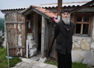 Kada vam neka osoba čini zlo i nanosi vam veliku bol, uradite samo ovu stvar i ponovo ćete naći svoj put ka sreći: Moćan savet monaha sa Svete Gore Kada vam neka osoba čini zlo i nanosi vam veliku bol, uradite samo ovu stvar i ponovo ćete naći svoj put ka sreći: Moćan savet monaha sa Svete Gore - featured image