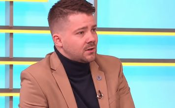 “NEĆETE DOBITI ŠEĆER AKO JEDETE SLATKO” Ljekar otkrio kako se dobije dijabetes, a ovo su simptomi koje ljudi ignorišu “NEĆETE DOBITI ŠEĆER AKO JEDETE SLATKO” Ljekar otkrio kako se dobije dijabetes, a ovo su simptomi koje ljudi ignorišu - featured image