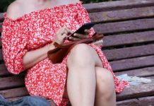 Šta znači ako stalno mrdate nogom dok sedite: Psiholozi kažu da ovo otkriva više nego što mislite Šta znači ako stalno mrdate nogom dok sedite: Psiholozi kažu da ovo otkriva više nego što mislite - featured image