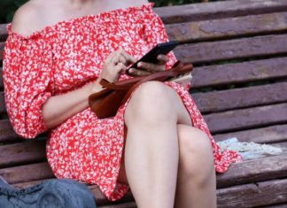Šta znači ako stalno mrdate nogom dok sedite: Psiholozi kažu da ovo otkriva više nego što mislite Šta znači ako stalno mrdate nogom dok sedite: Psiholozi kažu da ovo otkriva više nego što mislite - featured image