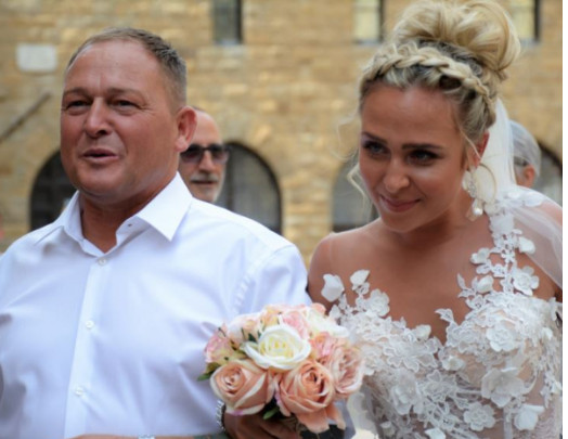 Aleksu iz Novog Sada sestra nije pozvala na sopstveno venčanje: Kad sam saznao zašto je to uradila, bio sam srećan - featured image Aleksu iz Novog Sada sestra nije pozvala na sopstveno venčanje: Kad sam saznao zašto je to uradila, bio sam srećan - featured image