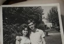 Baka je cijelog života skrivala tajnu iz 1968. godine, a istina je izašla na njenoj sahrani Baka je cijelog života skrivala tajnu iz 1968. godine, a istina je izašla na njenoj sahrani - featured image