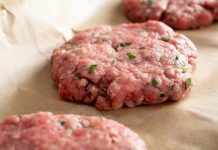 Ruskinje u faširane šnicle dodaju JEDAN NESVAKIDAŠNJI SASTOJAK, pa im je meso uvek SOČNO I SAVRŠENO MEKANO Ruskinje u faširane šnicle dodaju JEDAN NESVAKIDAŠNJI SASTOJAK, pa im je meso uvek SOČNO I SAVRŠENO MEKANO - featured image